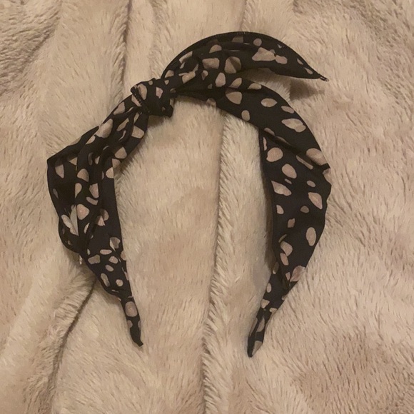 Set of Two Anthropologie Headbands - Picture 5 of 5